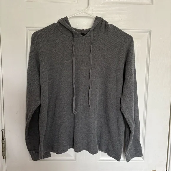 Eileen Fisher Gray Waffle Knit Hooded Top Size M Cozy Minimalist - Picture 1 of 3